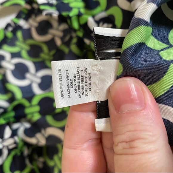 Ann Taylor Loft navy chain  print ruffle blouse side zip M - Picture 5 of 6